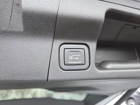 Used 2023 GMC Acadia Denali w/ Denali Ultimate Package image 20