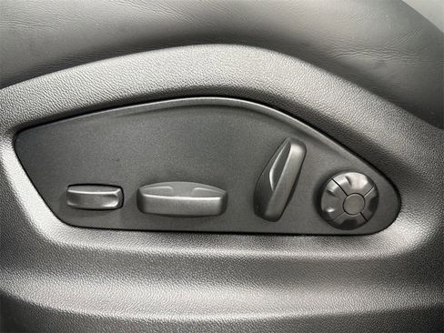 New 2026 Porsche Cayenne GTS image 40