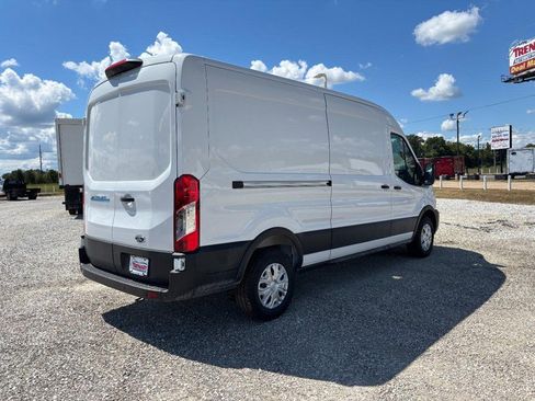 New 2025 Ford E-Transit 148 Medium Roof image 3
