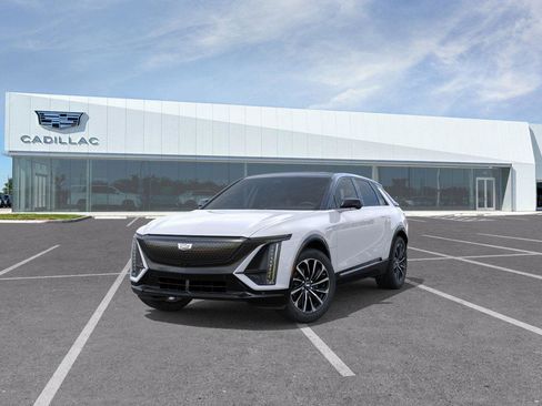 New 2026 Cadillac Lyriq Premium Sport w/ LPO, Floor Liner Package image 9