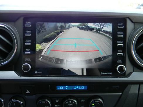 Used 2021 Toyota Tacoma TRD Sport AWD/4WD image 17