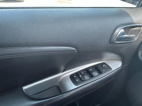 Used 2011 Dodge Journey SXT FWD image 29