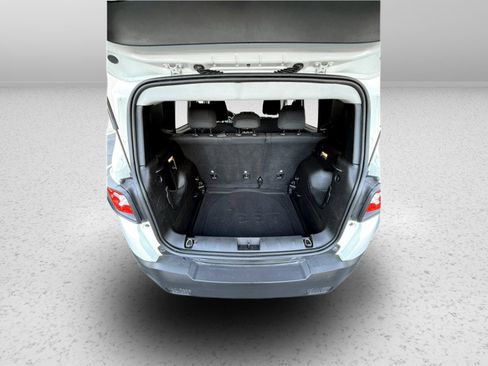 Used 2017 Jeep Renegade Latitude image 16