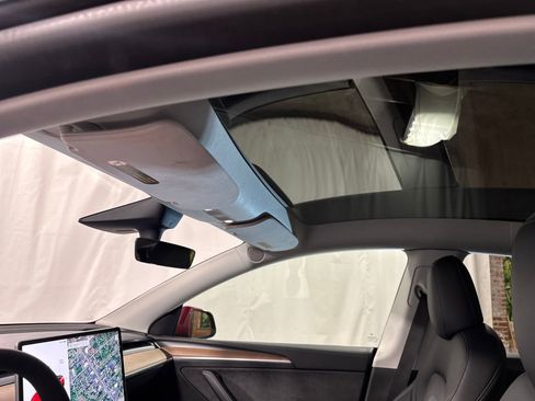 Used 2022 Tesla Model Y Performance image 21