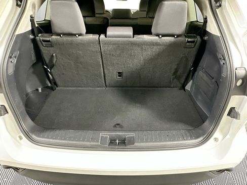 Used 2024 Toyota Highlander LE image 30