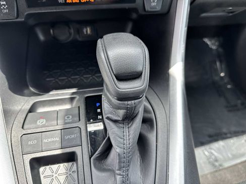 Used 2024 Toyota RAV4 LE FWD image 29