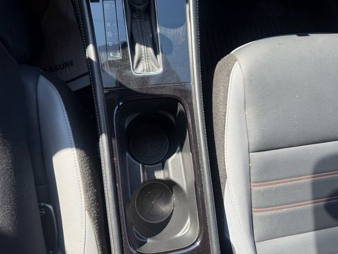 Used 2022 Nissan Kicks SR w/ Premium Package FWD image 40