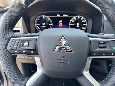 New 2025 Mitsubishi Outlander SEL FWD image 18