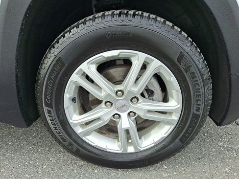 Certified 2023 GMC Terrain SLE w/ Driver Convenience Package image 9