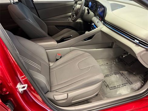 Used 2024 Hyundai Elantra SEL image 10