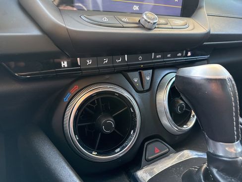 Used 2021 Chevrolet Camaro LT w/ Technology Package image 24