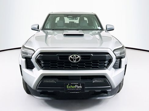 Used 2025 Toyota Tacoma TRD Sport RWD image 2