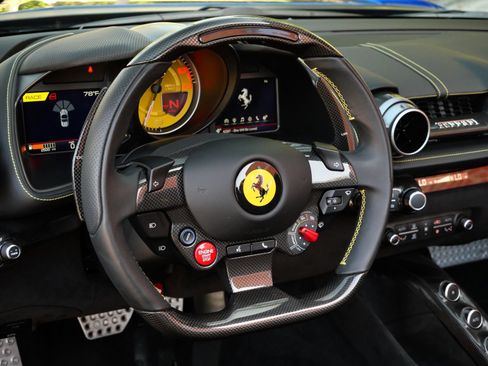 Used 2023 Ferrari 812 GTS RWD image 19