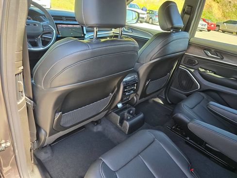 New 2026 Jeep Grand Cherokee L Limited AWD/4WD image 25
