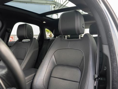 Used 2017 Jaguar F-PACE S image 9