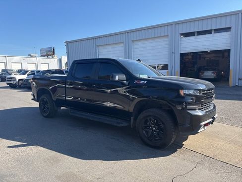 Used 2020 Chevrolet Silverado 1500 LT Trail Boss image 2