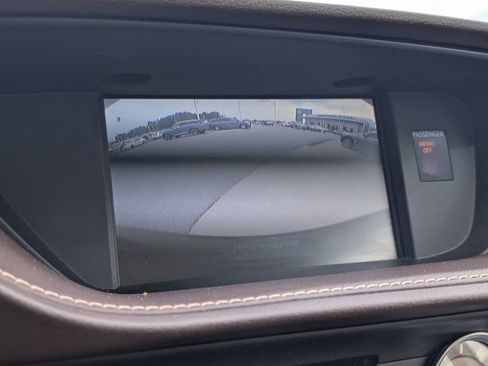 Used 2016 Lexus ES 300h w/ Luxury Package w/Wood Trim FWD image 8