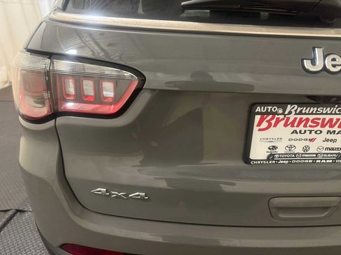 Used 2023 Jeep Compass Latitude image 17