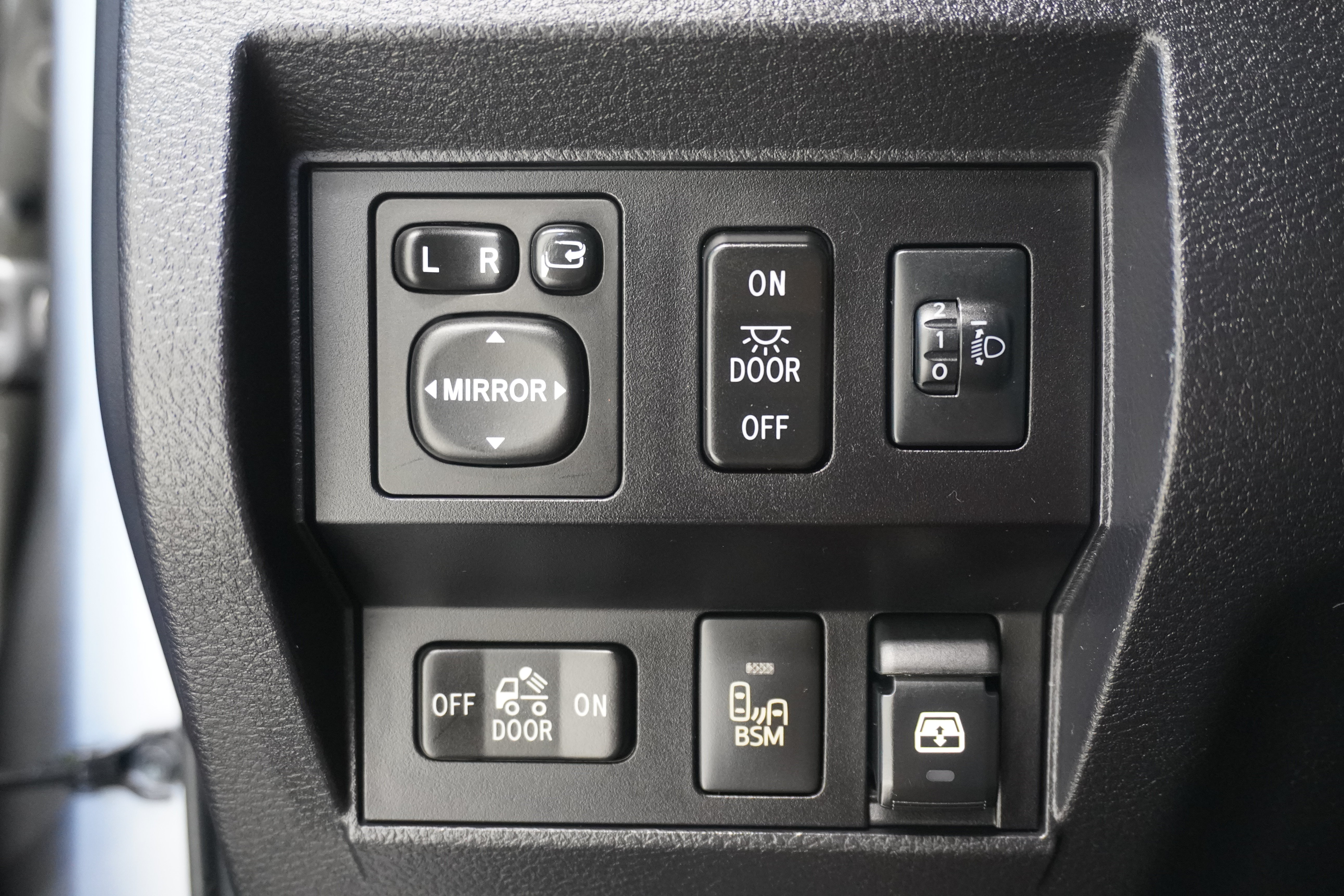 Used 2017 Toyota Tundra Platinum RWD image 24