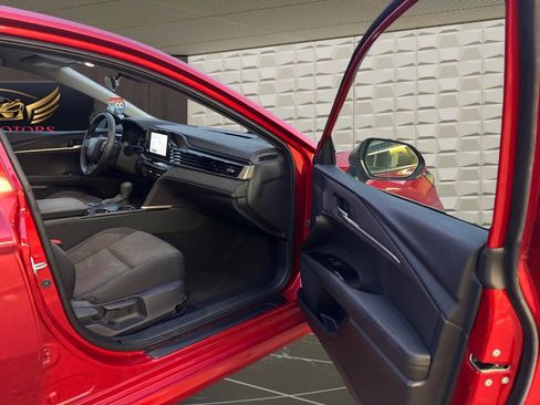 Used 2025 Toyota Camry LE image 11