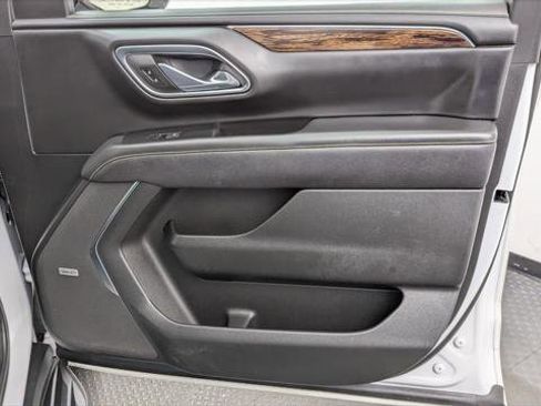 Used 2023 Chevrolet Suburban Premier image 23