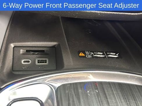 Used 2024 Buick Enclave Premium AWD/4WD image 31