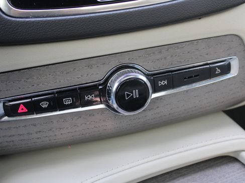 Used 2021 Volvo XC90 T8 Inscription w/ Advanced Package image 26