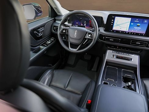 Used 2025 Lincoln Aviator 2WD image 26