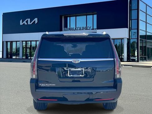 Used 2020 Cadillac Escalade Premium Luxury AWD/4WD image 5