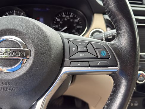 Used 2018 Nissan Rogue SL w/ Premium Package AWD/4WD image 24