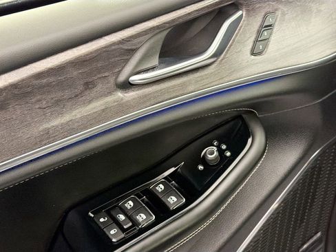 Used 2024 Jeep Grand Cherokee L Overland w/ Trailer Tow Package image 18