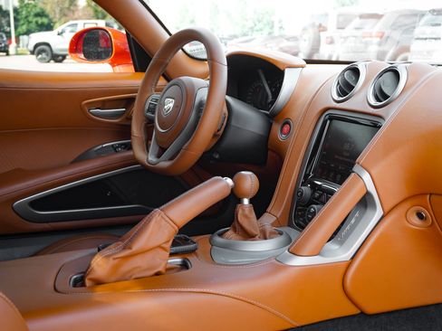 Used 2013 SRT Viper GTS w/ GTS Laguna Interior Pkg image 35