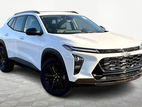 New 2026 Chevrolet Trax ACTIV w/ Sunroof Package image 2