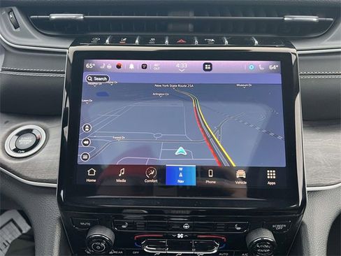 Certified 2023 Jeep Grand Cherokee Limited image 32