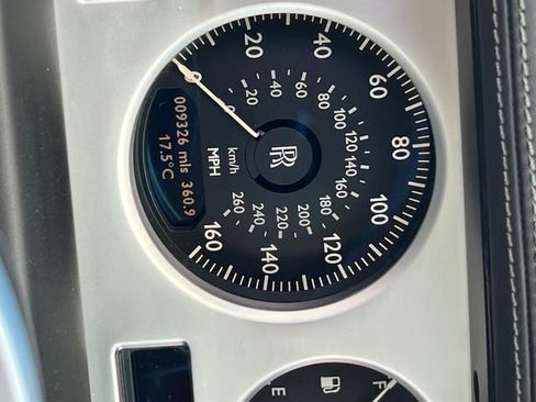 Used 2004 Rolls-Royce Phantom Sedan image 40