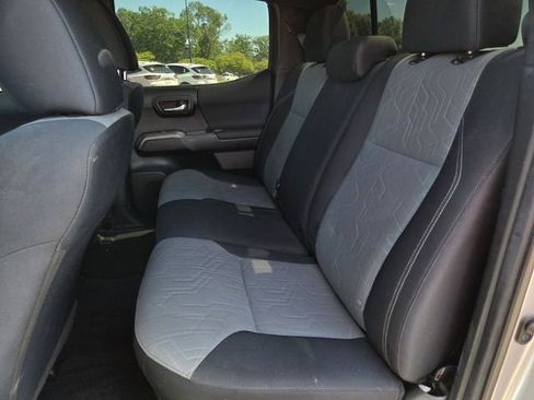 Used 2022 Toyota Tacoma TRD Off-Road AWD/4WD image 19
