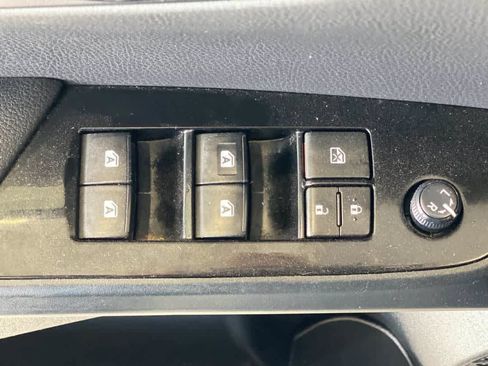 Used 2018 Toyota Prius One w/ Carpet Mat Package FWD image 16