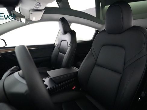 Used 2023 Tesla Model Y Long Range image 4