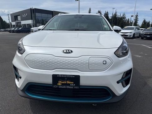 Used 2019 Kia Niro EX w/ Cold Weather Package 2.0 FWD image 2