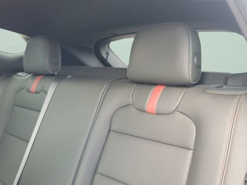 Used 2025 Chevrolet Trax RS w/ Sunroof Package FWD image 10