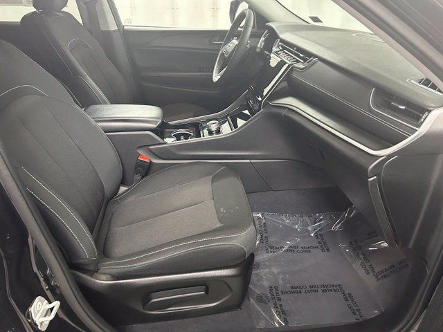 Used 2023 Jeep Grand Cherokee L Laredo w/ Luxury Tech Group I AWD/4WD image 13