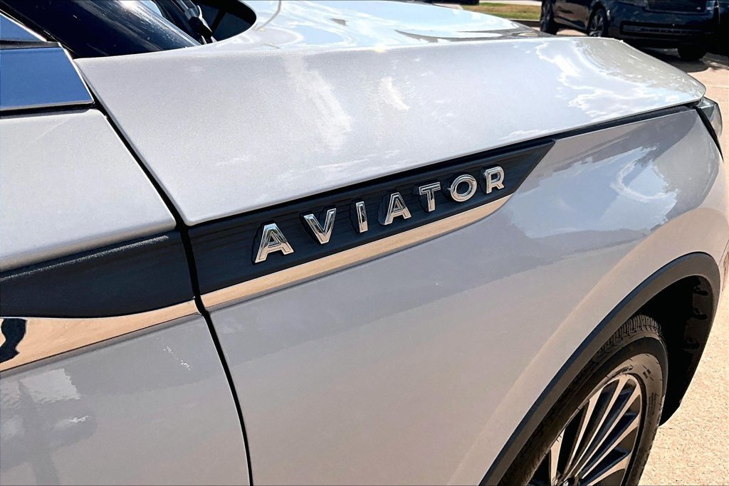 Used 2022 Lincoln Aviator Reserve w/ Elements Package Plus RWD image 34