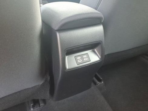 Used 2025 Toyota Corolla LE image 9