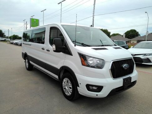Used 2025 Ford Transit 350 XLT RWD image 3