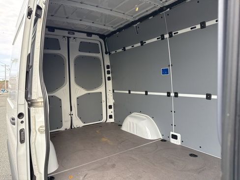 Used 2024 Mercedes-Benz Sprinter 144 Cargo image 8