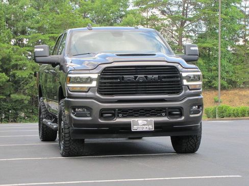 Used 2024 RAM 2500 Laramie w/ Night Edition AWD/4WD image 9