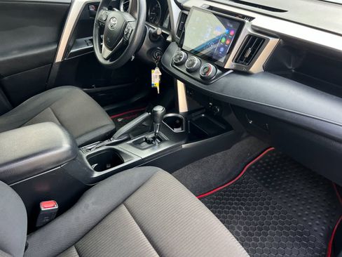 Used 2017 Toyota RAV4 LE FWD image 16