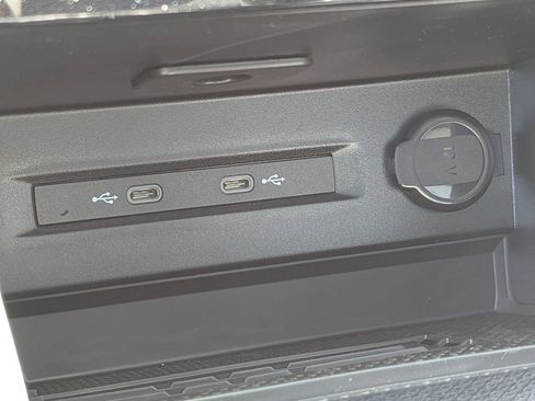 New 2026 Volkswagen Taos SE image 21