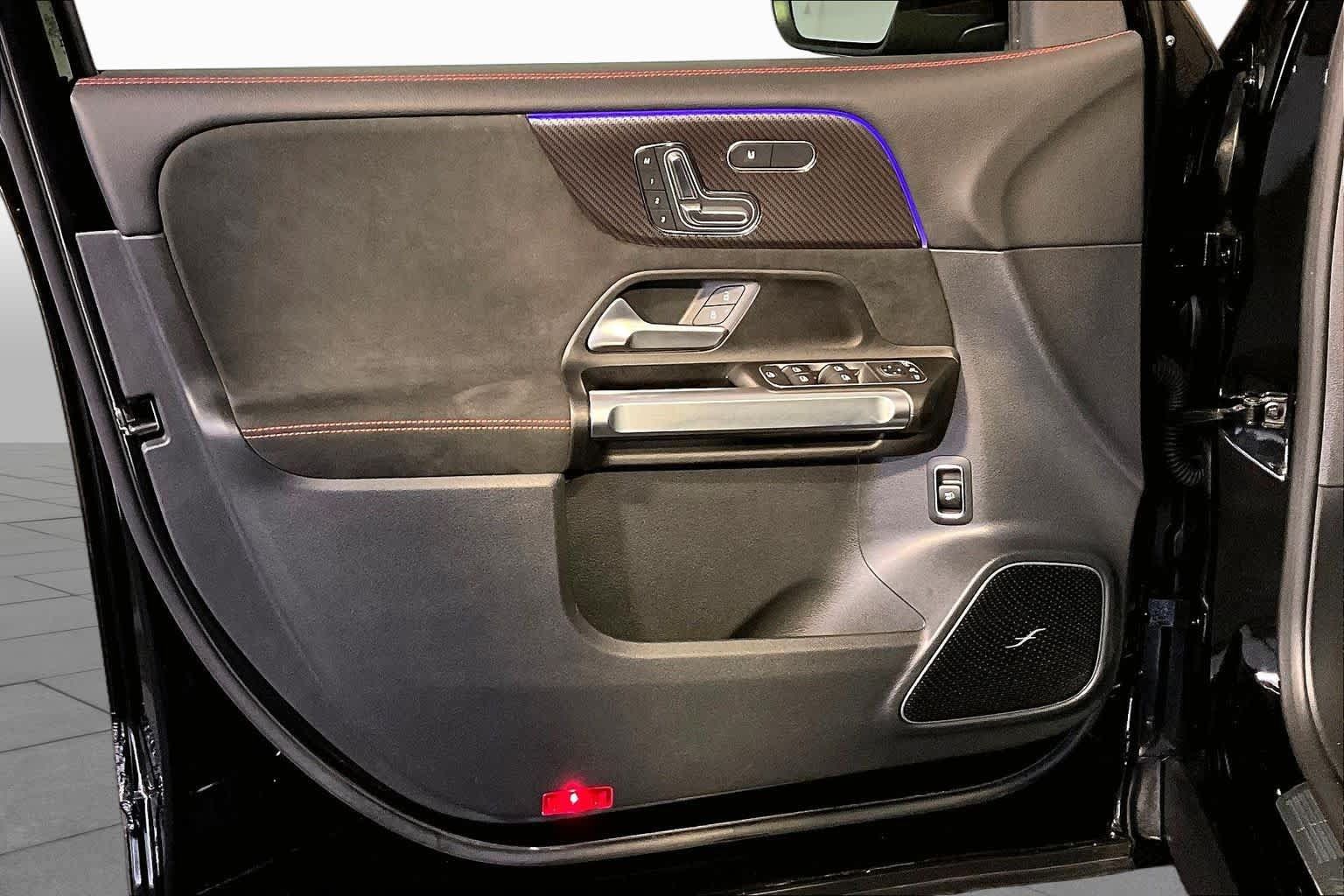 Certified 2025 Mercedes-Benz GLB 35 AMG 4MATIC image 22
