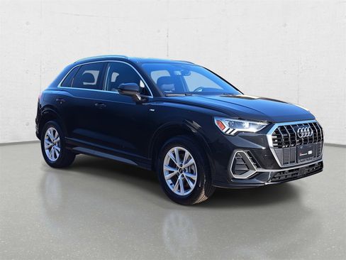 Certified 2025 Audi Q3 2.0T Premium w/ Convenience Package image 3